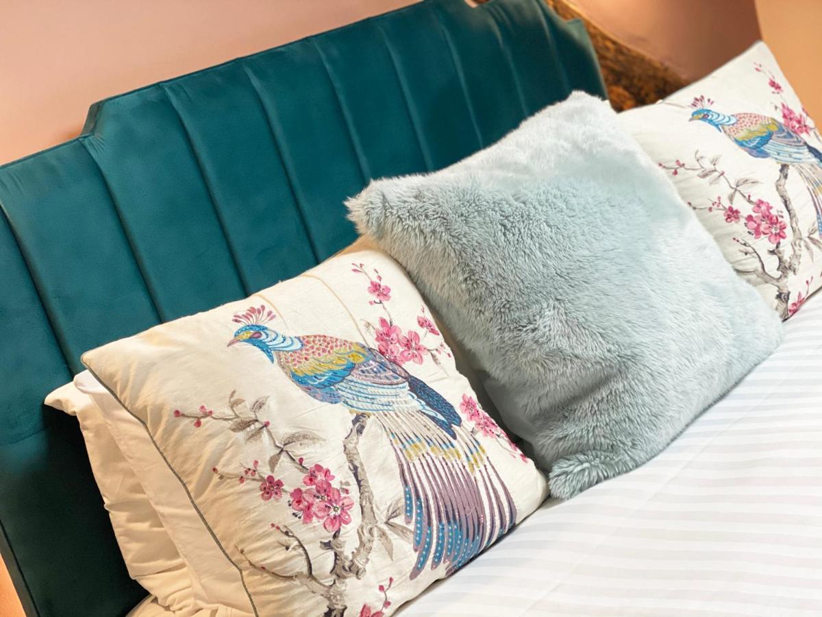 Bed and Breakfast The Hive At Poppi-Red Hawkshead Exterior foto