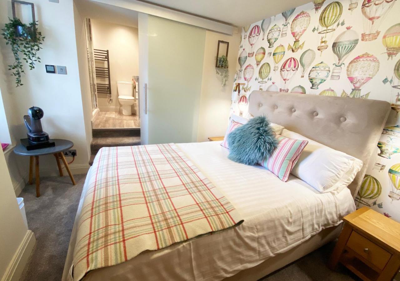 Bed and Breakfast The Hive At Poppi-Red Hawkshead Exterior foto