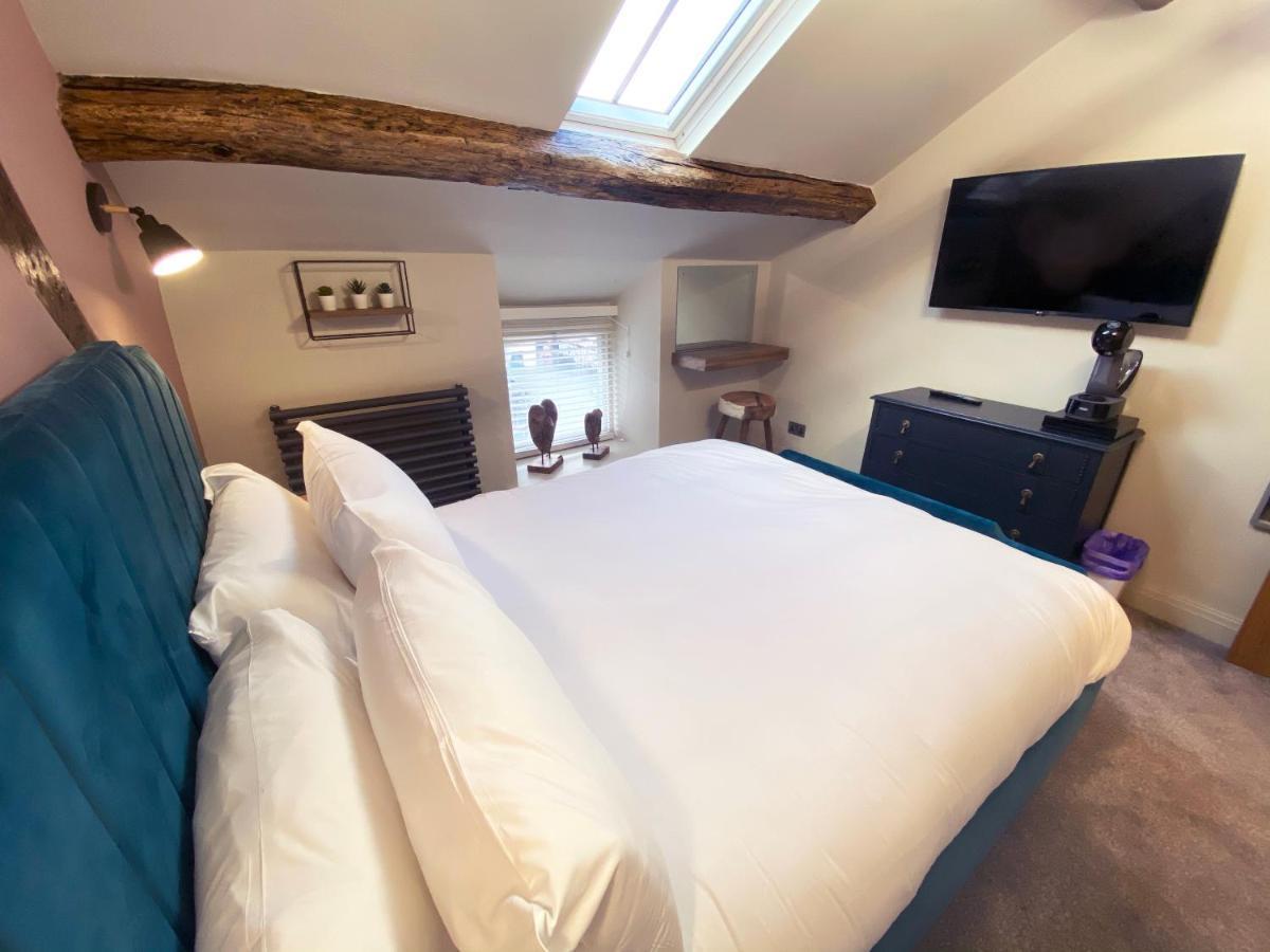 Bed and Breakfast The Hive At Poppi-Red Hawkshead Exterior foto