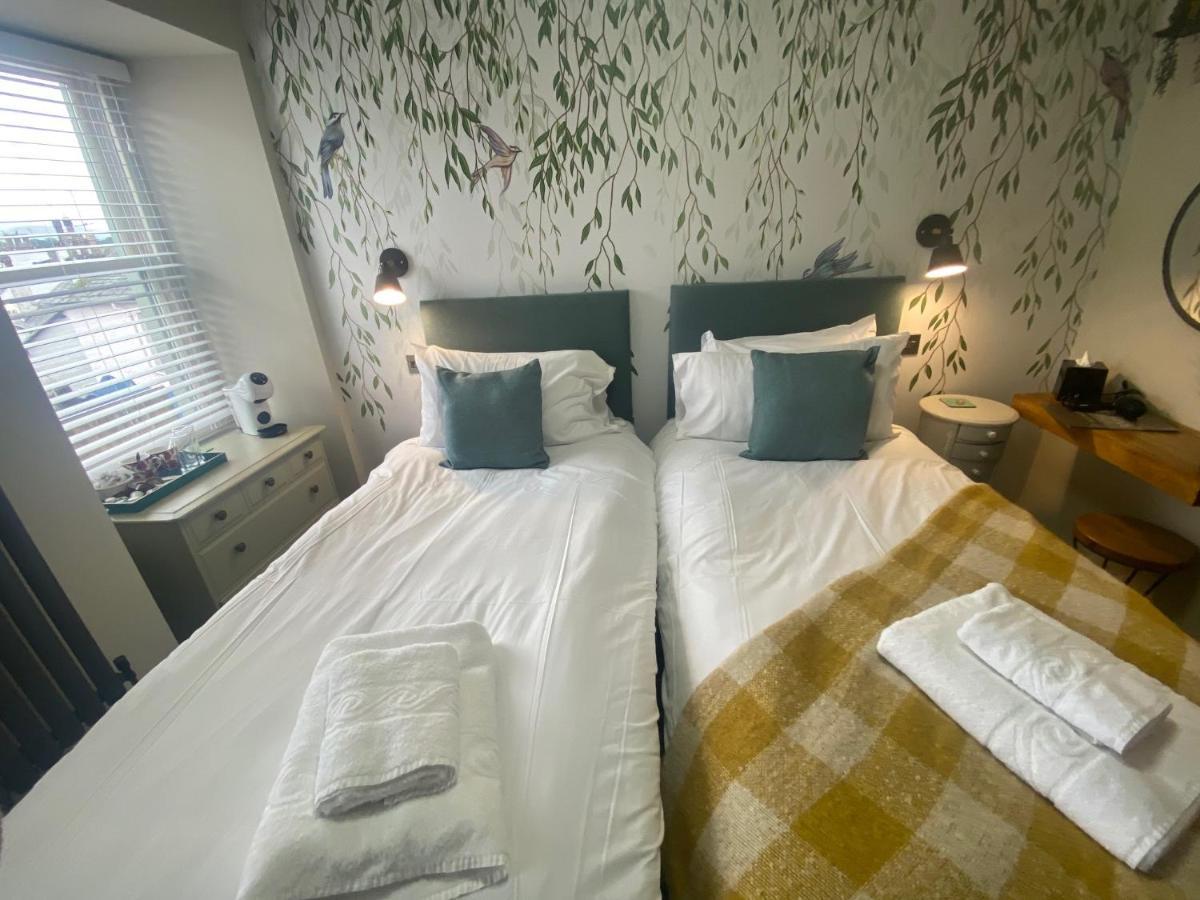 Bed and Breakfast The Hive At Poppi-Red Hawkshead Exterior foto